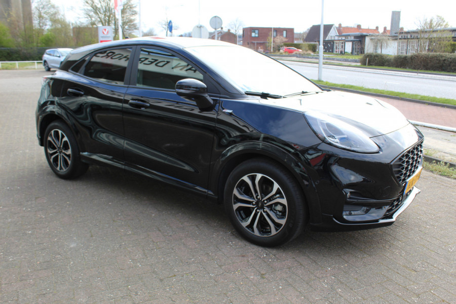 Ford Puma 1.0-125pk EcoBoost Hybrid ST-Line. April 2024 ! Slechts 7.400km ! Autm. airco, navigatie, telefoonvoorb., camera, pdc v+a, parkeerassistent, LED verl., metallic lak, LM wielen, stoel-, stuur- en voorraamverw., lane- en sideassist, adapt. cruise cntrl etc