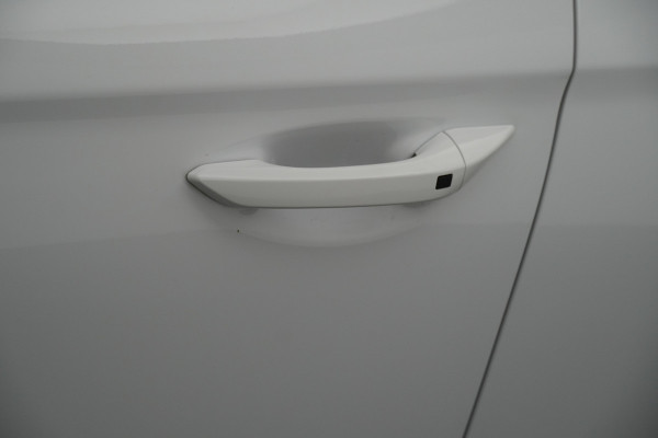 Hyundai IONIQ BWJ 2019 Comfort EV 120 PK | NWE APK CLIMA / NAVI / CRUISE / CARPLAY /  ACHTERUITRIJCAMERA / LMV / PDC