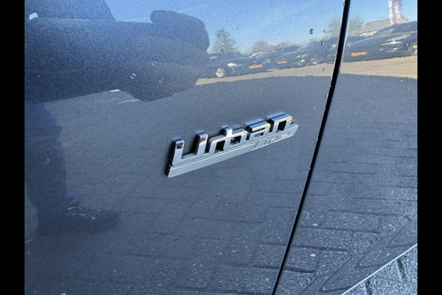 BMW 1-serie 118i Corporate Lease High Executive | Navigatie | Lederen Bekleding | Lichtmetalen Velgen | Parkeersensoren |
