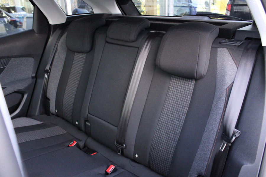Peugeot 3008 1.2 PureTech Blue Lease Executive | Distributieriem Vervangen! | Navigatie | Climate Control | Cruise Control | Parkeersensoren | Lichtmetalen Velgen |