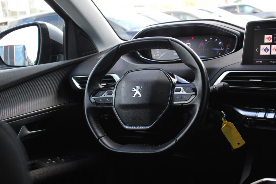 Peugeot 3008 1.2 PureTech Blue Lease Executive | Distributieriem Vervangen! | Navigatie | Climate Control | Cruise Control | Parkeersensoren | Lichtmetalen Velgen |