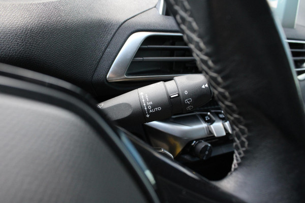 Peugeot 3008 1.2 PureTech Blue Lease Executive | Distributieriem Vervangen! | Navigatie | Climate Control | Cruise Control | Parkeersensoren | Lichtmetalen Velgen |