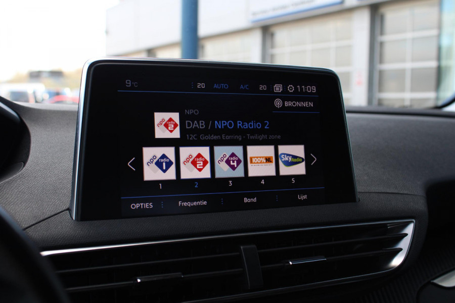 Peugeot 3008 1.2 PureTech Blue Lease Executive | Distributieriem Vervangen! | Navigatie | Climate Control | Cruise Control | Parkeersensoren | Lichtmetalen Velgen |