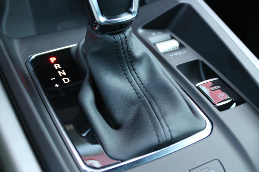 Alfa Romeo Tonale 1.5T 160PK HYbrid VELOCE | PANORAMISCH SCHUIF / KANTELDAK | LEDEREN BEKLEDING | VOORSTOELEN / STUUR VERWARMD | VOORSTOELEN GEVENTILEERD | VOORSTOELEN ELEKTRISCH VERSTELBAAR | DRAADLOOS APPLE CARPLAY / ANDROID AUTO | 360° CAMERA | AUTOMATISCH DIMMENDE BUITENSPIEGELS | 20"INCH LICHTMETALEN VELGEN | ADAPTIVE CRUISE CONTROL | KEYLESS ENTRY / START | ELEKTRISCH BEDIENBARE ACHTERKLEP | DRAADLOZE TELEFOONLADER | AMBIENT LIGHTING | DONKERE HEMELBEKLEDING | SCHAKELFLIPPERS AAN HET STUUR | VERWARMDE RUITENSPROEIERS |