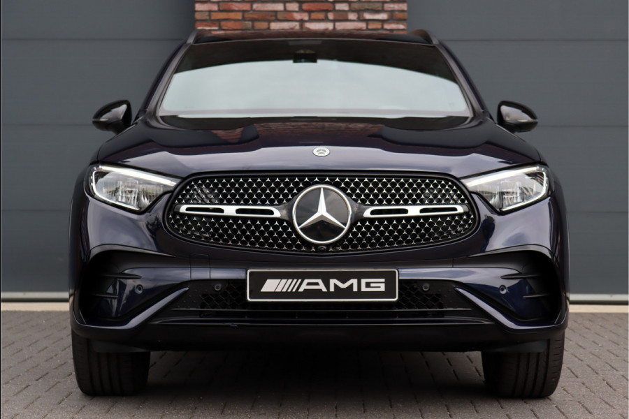 Mercedes-Benz GLC 400e 4MATIC AMG Line Aut9 | Distronic Pro | Memory | Trekhaak | Verwarmd Stuurwiel | Panoramadak | Nightpakket | Camera | Dodehoekassistent |