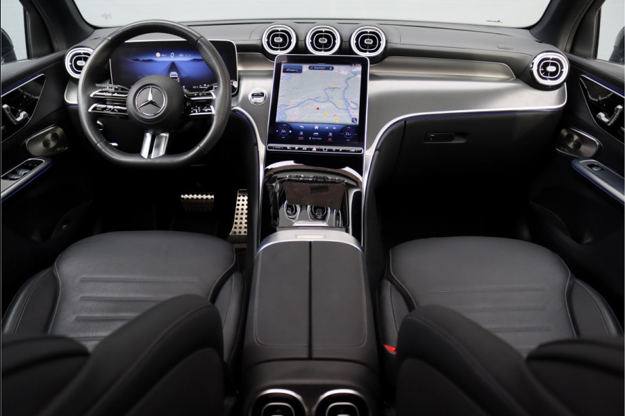Mercedes-Benz GLC 300e 4MATIC Premium AMG Line Aut9 | Distronic+ | Burmester | Memory | Trekhaak | Leder | Nightpakket | Panoramadak | Digital Light | Surround Camera | Keyless Go | Rijassistentiepakket |
