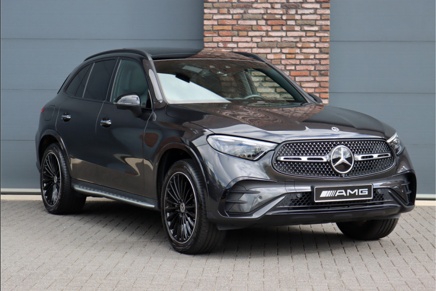 Mercedes-Benz GLC 300e 4MATIC Premium AMG Line Aut9 | Distronic+ | Burmester | Memory | Trekhaak | Leder | Nightpakket | Panoramadak | Digital Light | Surround Camera | Keyless Go | Rijassistentiepakket |