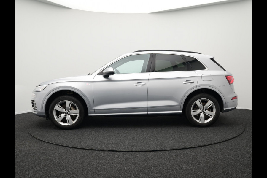 Audi Q5 50 TFSI e Quattro S-Line Plug in Hybrid PHEV | Virtual Cockpit | Carplay | Leder | Sportstoelen Verwarmd | Climate Control | Navigatie | Led |