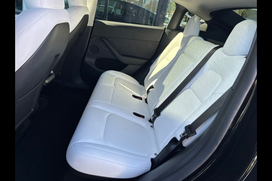 Tesla Model Y RWD 58 kWh 96% SOH Trekhaak Autopilot 1e EIG Rijklaarpijs!