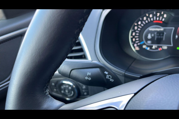 Ford S-Max 2.5 Hybride Connected 190pk | Sync 3 Navi | Stoelverwarming | 1.700kg Trekgewicht | Keyless Entry | Elek. Voorruit verwarming