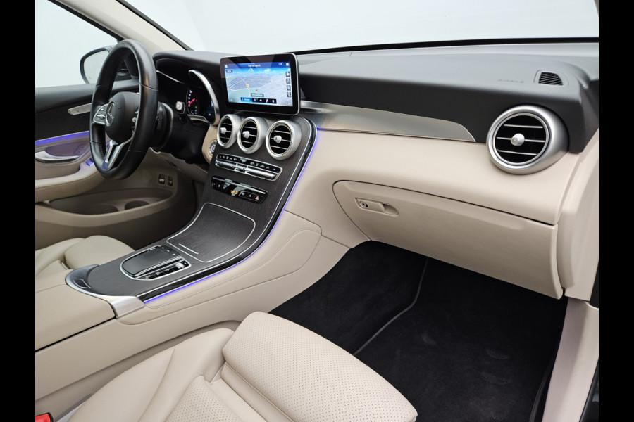 Mercedes-Benz GLC 300e 4MATIC Premium Plug in Hybrid 320pk PHEV | Adaptive Cruise | Apple Carplay | Lederen Sportstoelen | Camera | L.M. 19" | Sfeerverlichting | Multi Beam LED | Stoelverwarming | DAB | Navigatie |