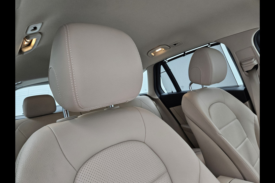 Mercedes-Benz GLC 300e 4MATIC Premium Plug in Hybrid 320pk PHEV | Adaptive Cruise | Apple Carplay | Lederen Sportstoelen | Camera | L.M. 19" | Sfeerverlichting | Multi Beam LED | Stoelverwarming | DAB | Navigatie |