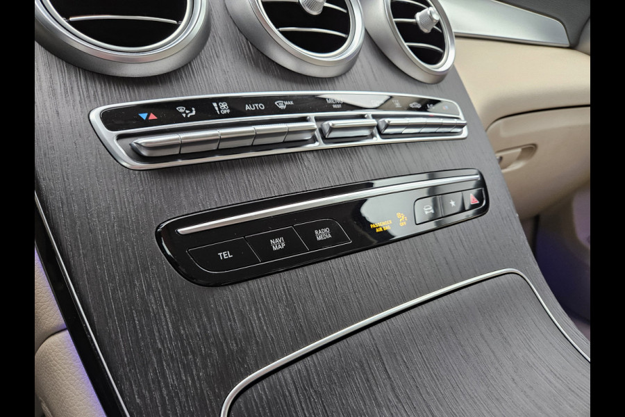 Mercedes-Benz GLC 300e 4MATIC Premium Plug in Hybrid 320pk PHEV | Adaptive Cruise | Apple Carplay | Lederen Sportstoelen | Camera | L.M. 19" | Sfeerverlichting | Multi Beam LED | Stoelverwarming | DAB | Navigatie |