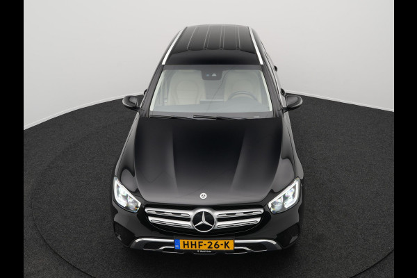 Mercedes-Benz GLC 300e 4MATIC Premium Plug in Hybrid 320pk PHEV | Adaptive Cruise | Apple Carplay | Lederen Sportstoelen | Camera | L.M. 19" | Sfeerverlichting | Multi Beam LED | Stoelverwarming | DAB | Navigatie |