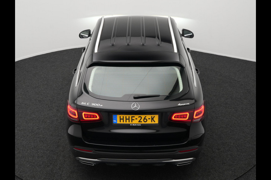 Mercedes-Benz GLC 300e 4MATIC Premium Plug in Hybrid 320pk PHEV | Adaptive Cruise | Apple Carplay | Lederen Sportstoelen | Camera | L.M. 19" | Sfeerverlichting | Multi Beam LED | Stoelverwarming | DAB | Navigatie |