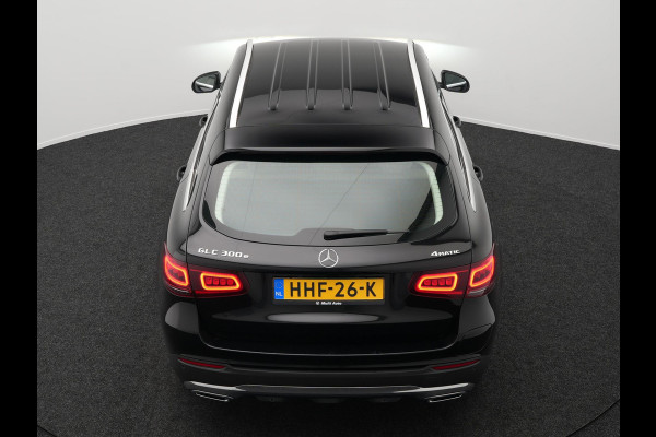 Mercedes-Benz GLC 300e 4MATIC Premium Plug in Hybrid 320pk PHEV | Adaptive Cruise | Apple Carplay | Lederen Sportstoelen | Camera | L.M. 19" | Sfeerverlichting | Multi Beam LED | Stoelverwarming | DAB | Navigatie |
