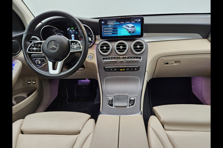 Mercedes-Benz GLC 300e 4MATIC Premium Plug in Hybrid 320pk PHEV | Adaptive Cruise | Apple Carplay | Lederen Sportstoelen | Camera | L.M. 19" | Sfeerverlichting | Multi Beam LED | Stoelverwarming | DAB | Navigatie |