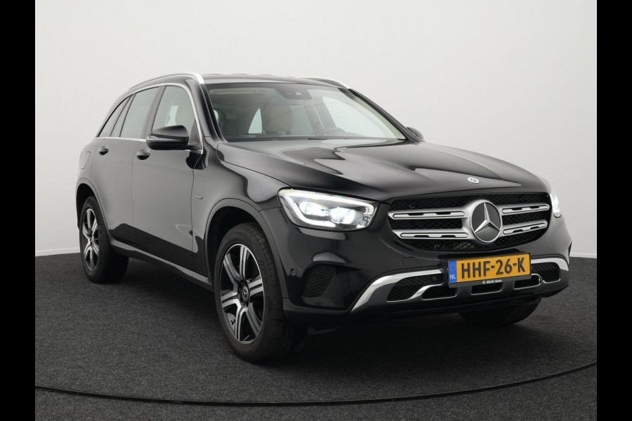 Mercedes-Benz GLC 300e 4MATIC Premium Plug in Hybrid 320pk PHEV | Adaptive Cruise | Apple Carplay | Lederen Sportstoelen | Camera | L.M. 19" | Sfeerverlichting | Multi Beam LED | Stoelverwarming | DAB | Navigatie |