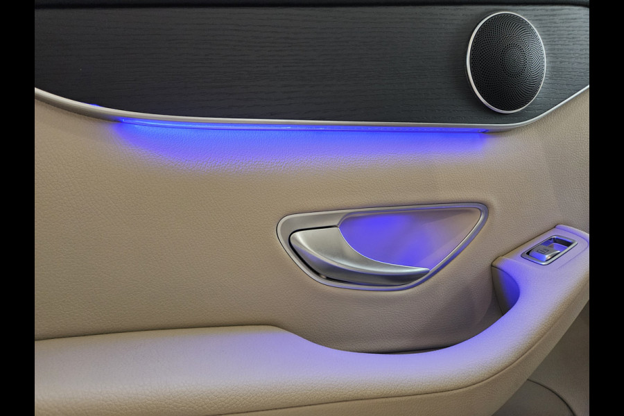 Mercedes-Benz GLC 300e 4MATIC Premium Plug in Hybrid 320pk PHEV | Adaptive Cruise | Apple Carplay | Lederen Sportstoelen | Camera | L.M. 19" | Sfeerverlichting | Multi Beam LED | Stoelverwarming | DAB | Navigatie |