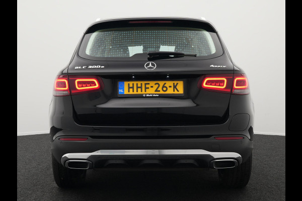 Mercedes-Benz GLC 300e 4MATIC Premium Plug in Hybrid 320pk PHEV | Adaptive Cruise | Apple Carplay | Lederen Sportstoelen | Camera | L.M. 19" | Sfeerverlichting | Multi Beam LED | Stoelverwarming | DAB | Navigatie |