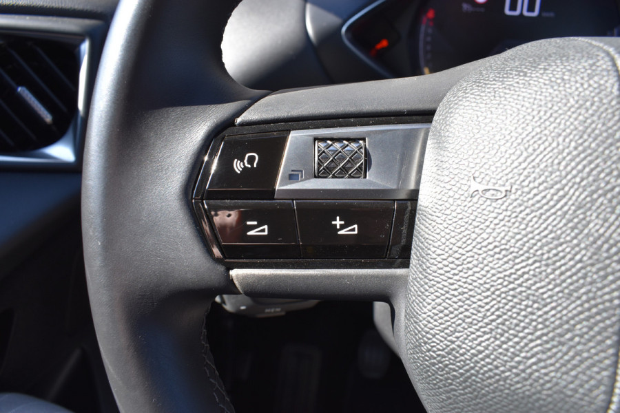 DS DS 3 Crossback 1.2 PureTech Montmartre / Climate control / Carplay / Parkeerhulp