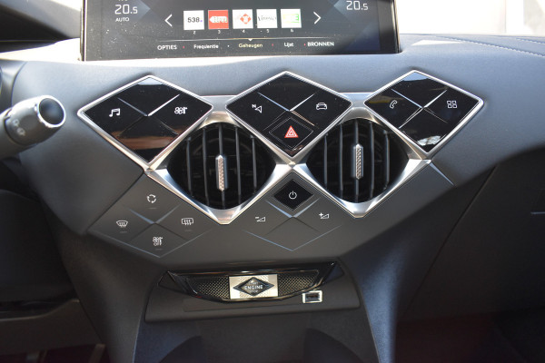 DS DS 3 Crossback 1.2 PureTech Montmartre / Climate control / Carplay / Parkeerhulp