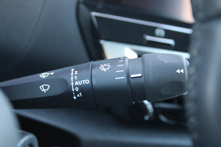 Citroën Ë-C4 FEEL PACK 136PK 50 kWh | ACHTERUITRIJ CAMERA | NAVIGATIE | APPLE CARPLAY/ANDROID AUTO | LED KOPLAMPEN | CLIMATE CONTROL | CRUISE CONTROL | 18" LICHTMETALEN VELGEN | DAB+ RADIO |
