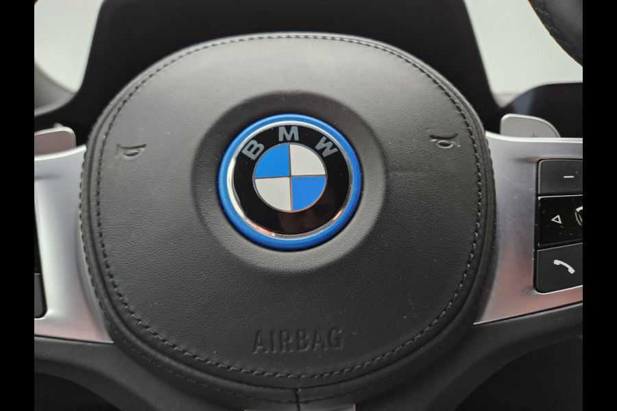 BMW 3 Serie Touring 320e M Sport Shadow Plug In Hybrid Dealer O.H PHEV | Alcantara Sportstoelen Verwarmd | 19"L.M | Sfeerverlichting | Apple Carplay | DAB | Virtual | Navi Full Map |
