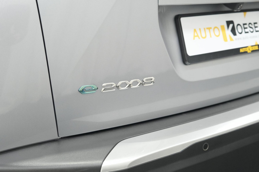 Peugeot e-2008 EV Allure 50 kWh | Camera | Adaptieve Cruise Control | Stoelverwarming | Navigatie