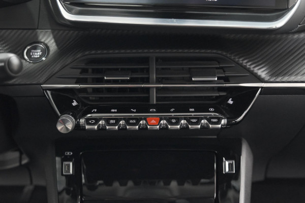 Peugeot e-2008 EV Allure 50 kWh | Camera | Adaptieve Cruise Control | Stoelverwarming | Navigatie