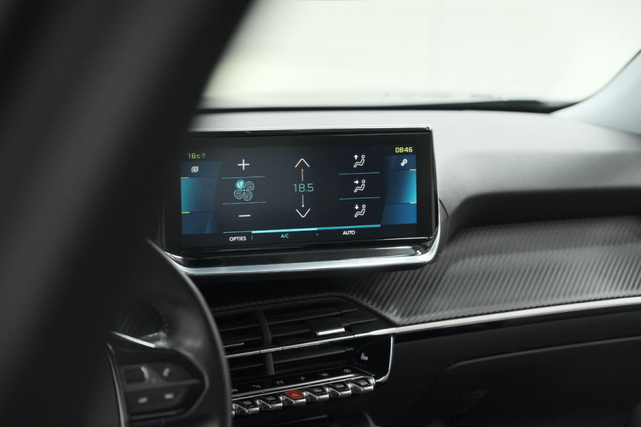 Peugeot e-2008 EV Allure 50 kWh | Camera | Adaptieve Cruise Control | Stoelverwarming | Navigatie
