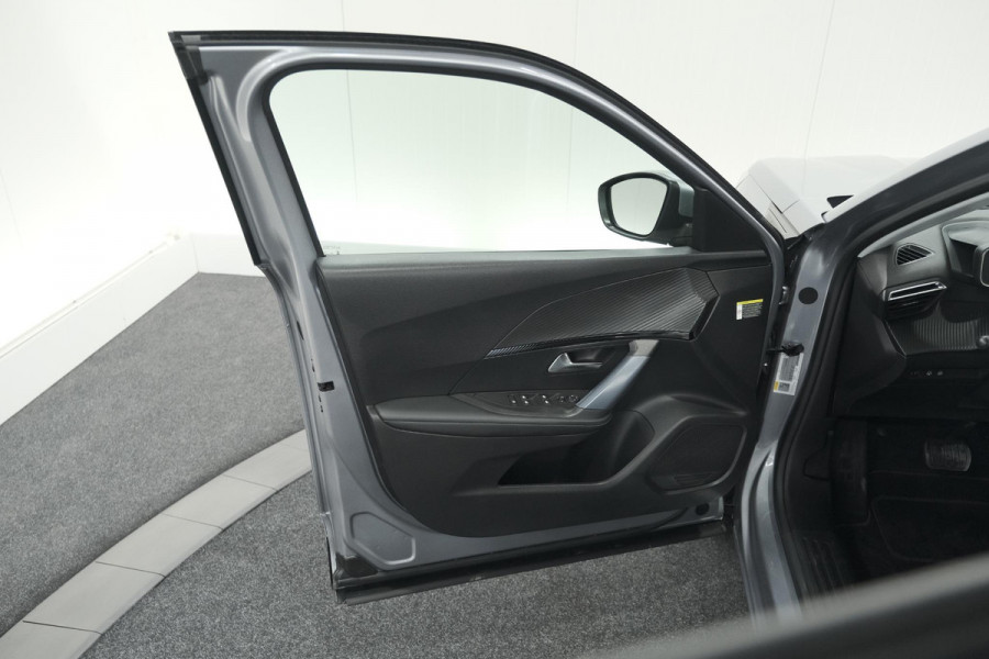 Peugeot e-2008 EV Allure 50 kWh | Camera | Adaptieve Cruise Control | Stoelverwarming | Navigatie