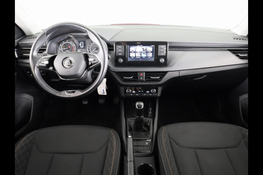 Škoda Kamiq 1.0 TSI Ambition 110 pk | Navigatie via App | Parkeersensoren achter | Autom. airco | Cruise control | LED koplampen |