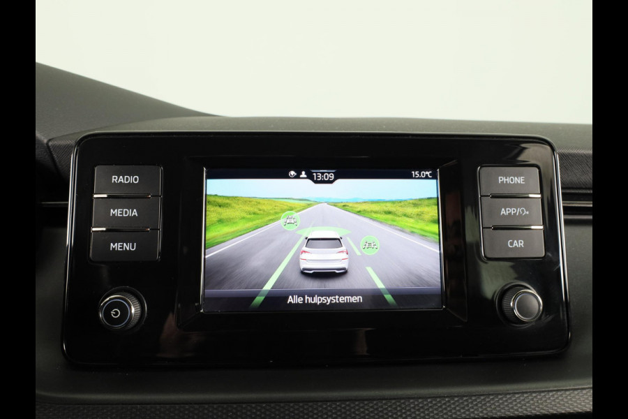 Škoda Kamiq 1.0 TSI Ambition 110 pk | Navigatie via App | Parkeersensoren achter | Autom. airco | Cruise control | LED koplampen |