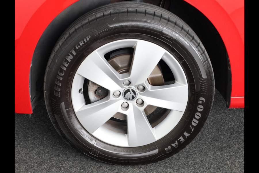 Škoda Kamiq 1.0 TSI Ambition 110 pk | Navigatie via App | Parkeersensoren achter | Autom. airco | Cruise control | LED koplampen |