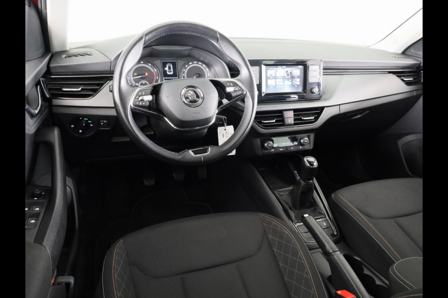 Škoda Kamiq 1.0 TSI Ambition 110 pk | Navigatie via App | Parkeersensoren achter | Autom. airco | Cruise control | LED koplampen |