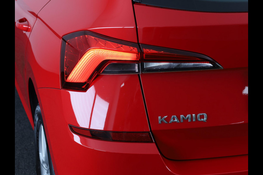 Škoda Kamiq 1.0 TSI Ambition 110 pk | Navigatie via App | Parkeersensoren achter | Autom. airco | Cruise control | LED koplampen |