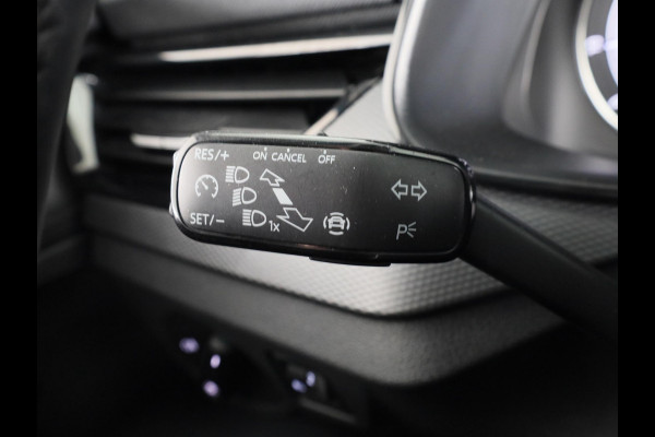Škoda Kamiq 1.0 TSI Ambition 110 pk | Navigatie via App | Parkeersensoren achter | Autom. airco | Cruise control | LED koplampen |