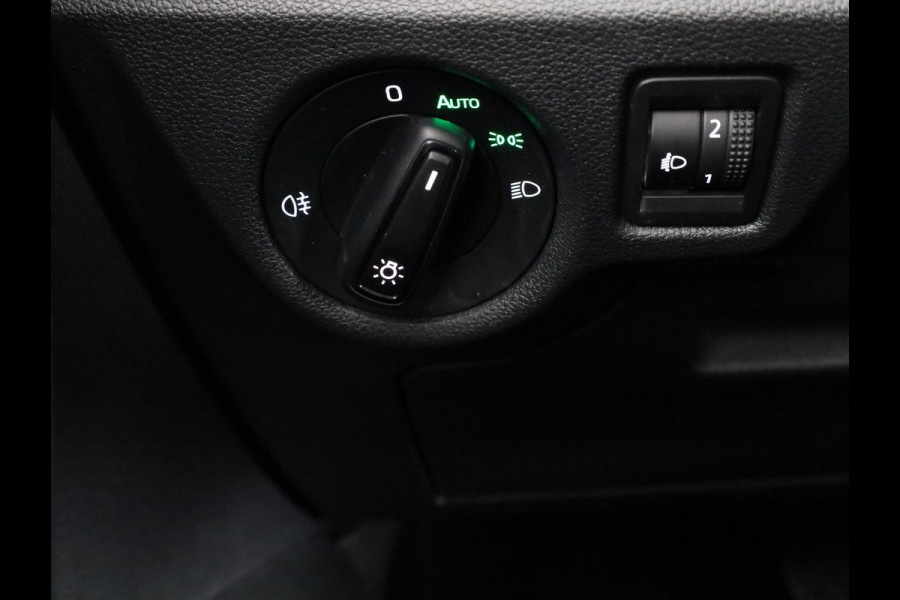 Škoda Kamiq 1.0 TSI Ambition 110 pk | Navigatie via App | Parkeersensoren achter | Autom. airco | Cruise control | LED koplampen |
