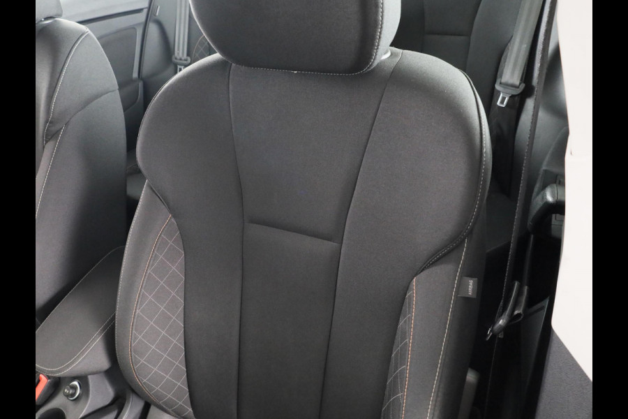 Škoda Kamiq 1.0 TSI Ambition 110 pk | Navigatie via App | Parkeersensoren achter | Autom. airco | Cruise control | LED koplampen |