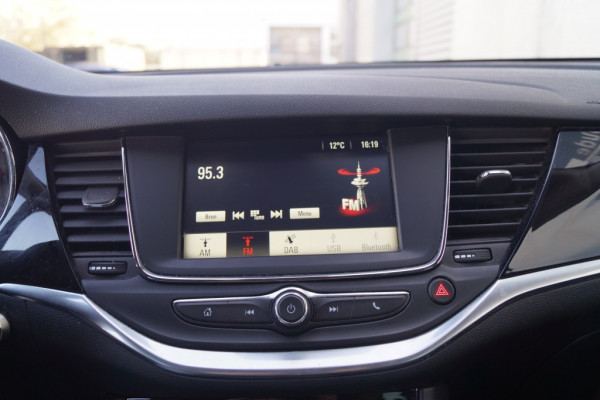 Opel Astra Sports Tourer 1.2 Design & Tech -NAVI-ECC-PDC-CAM-