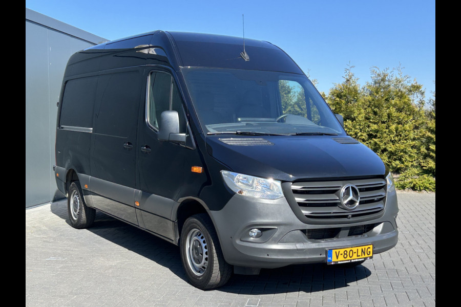 Mercedes-Benz Sprinter 317 CDI 170 PK / L2H2 / AIRCO / CRUISE / CAMERA / NAVIGATIE / 3-ZITS