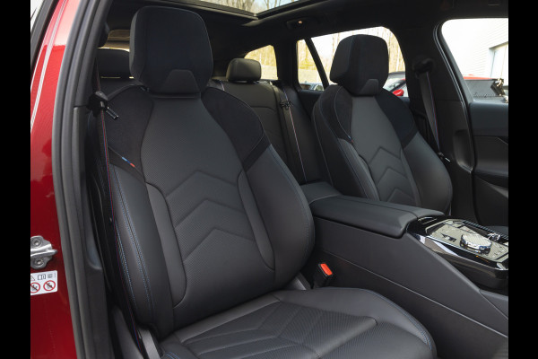 BMW i5 Touring M60 M-Sport Pro - Pano - Integral Active Steering - Bowers & Wilkins - Carbon Pack