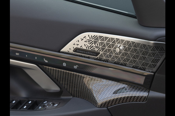 BMW i5 Touring M60 M-Sport Pro - Pano - Integral Active Steering - Bowers & Wilkins - Carbon Pack