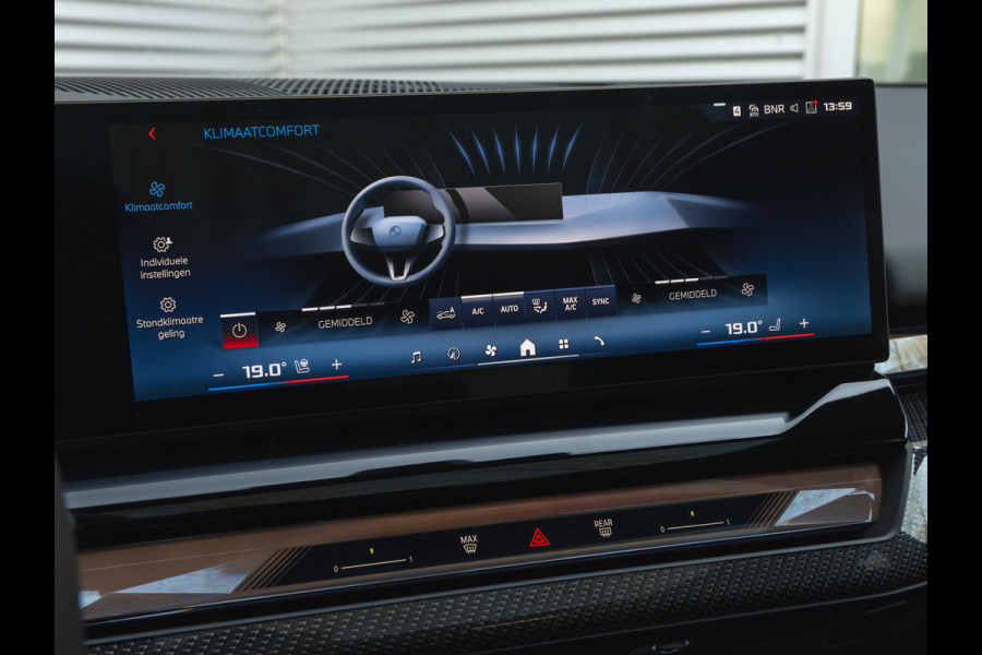 BMW i5 Touring M60 M-Sport Pro - Pano - Integral Active Steering - Bowers & Wilkins - Carbon Pack