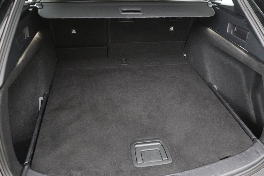 Toyota Corolla 1.8 Hybrid Style | Stoelverwarming | Head-Up | Adaptive cruise | Camera | Park Assist | Full LED | Keyless | Navigatie