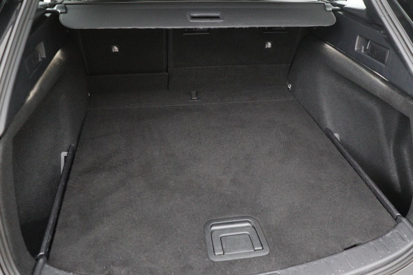 Toyota Corolla 1.8 Hybrid Style | Stoelverwarming | Head-Up | Adaptive cruise | Camera | Park Assist | Full LED | Keyless | Navigatie