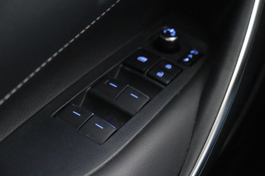 Toyota Corolla 1.8 Hybrid Style | Stoelverwarming | Head-Up | Adaptive cruise | Camera | Park Assist | Full LED | Keyless | Navigatie