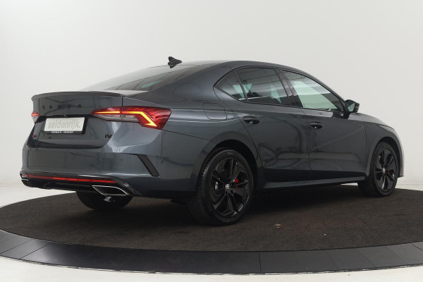 Škoda Octavia 1.4 TSI RS PHEV | Head-Up | Leder/Alcantara | Stoel & stuurverwarming | Carplay | Sfeerverlichting | Massage | Memory | Adaptive cruise