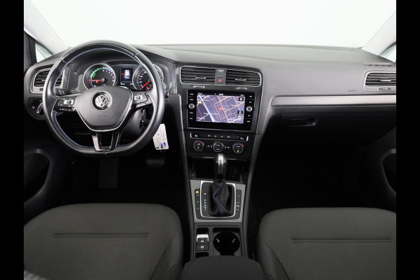 Volkswagen e-Golf E-DITION 136 PK Automaat | Navigatie | Warmtepomp | Parkeersensoren | Adaptieve cruise control | LED koplampen |